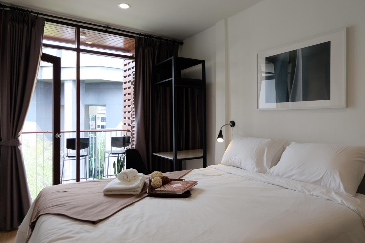 Haus Sathorn 21 Bed And Breakfast Бангкок Экстерьер фото