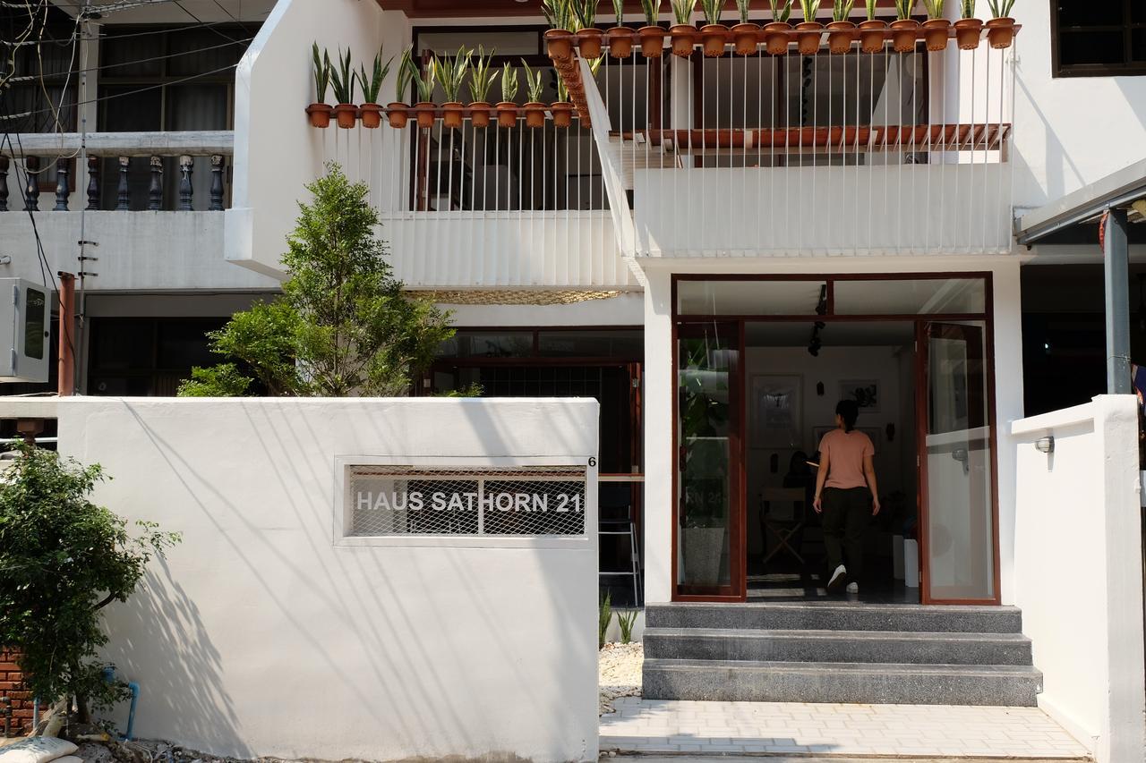 Haus Sathorn 21 Bed And Breakfast Бангкок Экстерьер фото