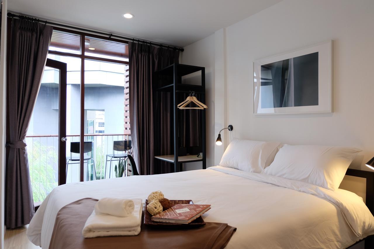 Haus Sathorn 21 Bed And Breakfast Бангкок Экстерьер фото