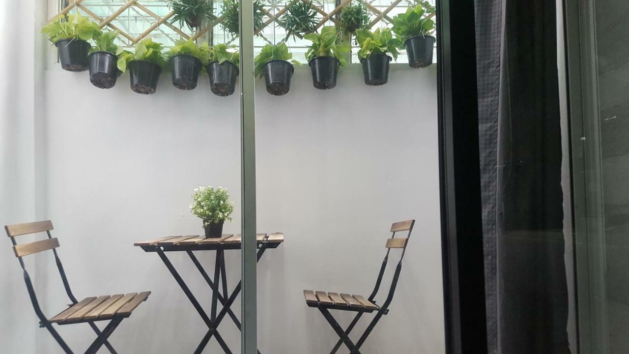 Haus Sathorn 21 Bed And Breakfast Бангкок Экстерьер фото