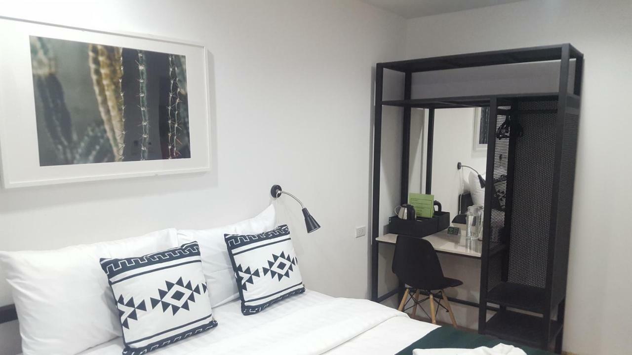 Haus Sathorn 21 Bed And Breakfast Бангкок Экстерьер фото