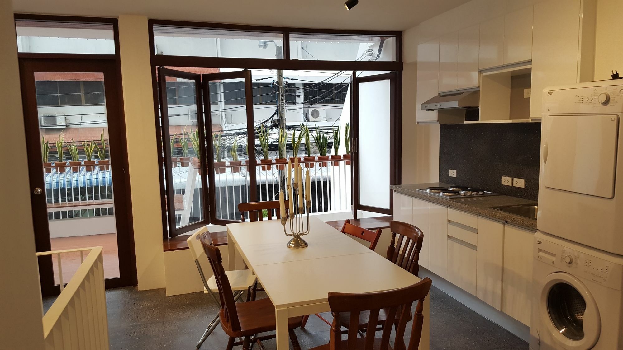 Haus Sathorn 21 Bed And Breakfast Бангкок Экстерьер фото