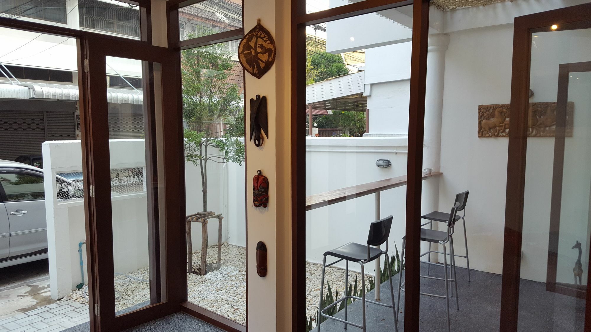Haus Sathorn 21 Bed And Breakfast Бангкок Экстерьер фото