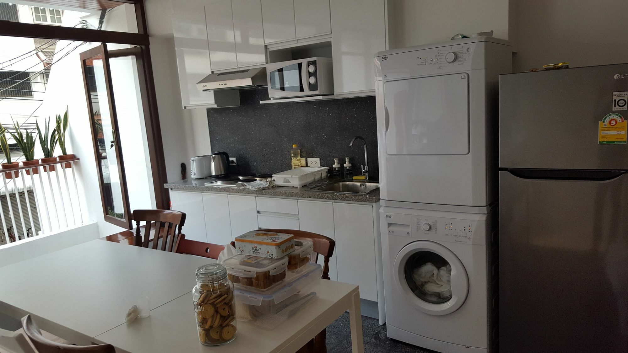 Haus Sathorn 21 Bed And Breakfast Бангкок Экстерьер фото