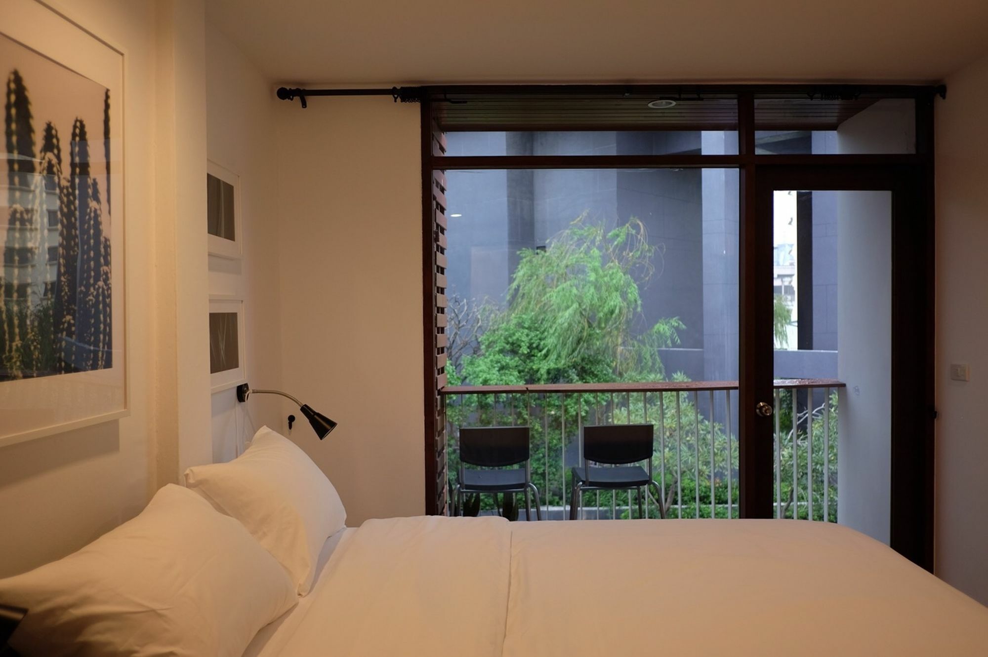 Haus Sathorn 21 Bed And Breakfast Бангкок Экстерьер фото