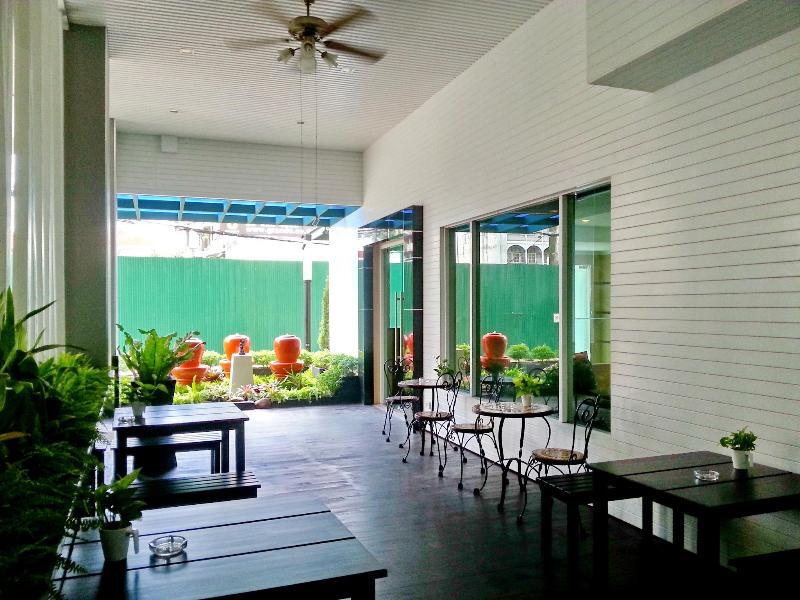 Haus Sathorn 21 Bed And Breakfast Бангкок Экстерьер фото