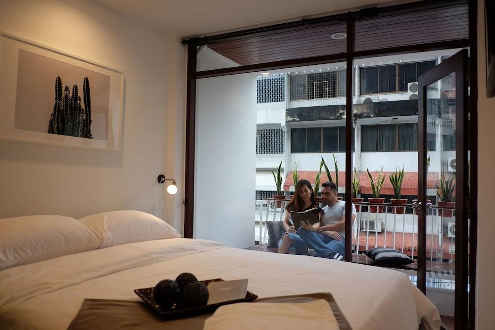 Haus Sathorn 21 Bed And Breakfast Бангкок Экстерьер фото